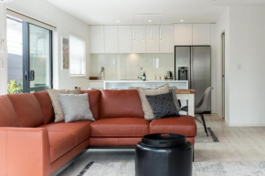 Coastal Delight - close to the Beach and shops